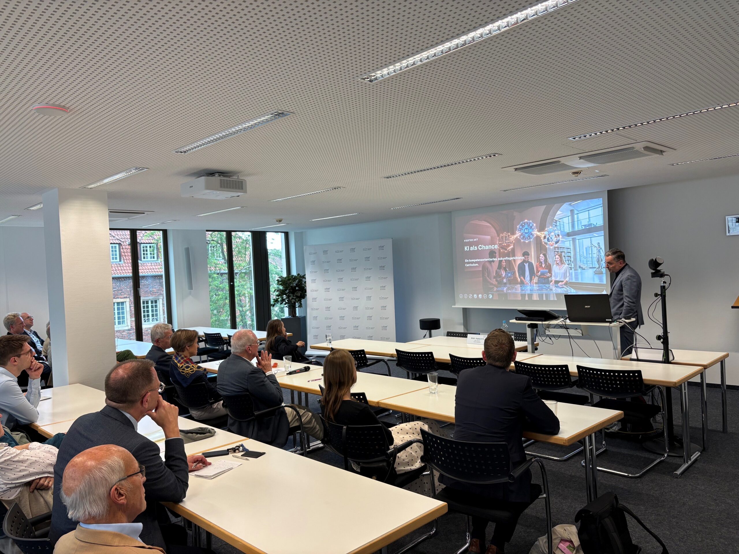 Juristische Ausbildung im Umbruch: KI als Reformimpuls für Lehre, Prüfung und Studium (Prof. Dr. Michael Grünberger)